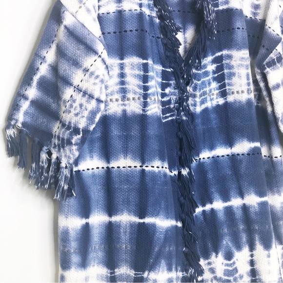 Roller Rabbit size OS blue and white Bridgette fringe kimono - Picture 3 of 12